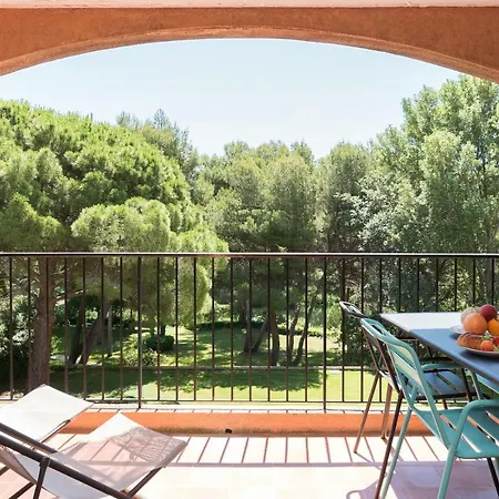 L'ophelie سيكس-فور-لو-بلاج